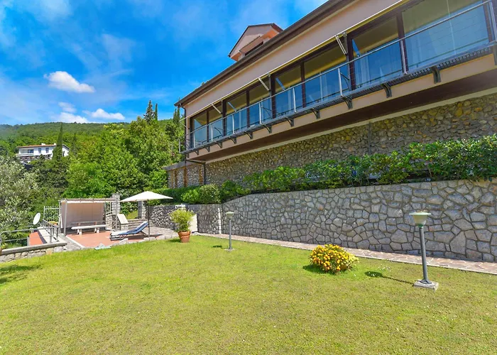 Apartments Villa Vosilla